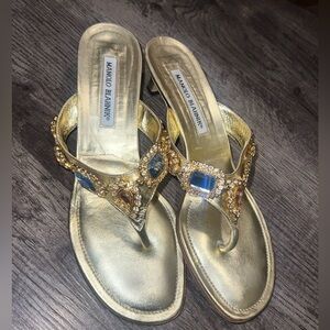 Kitten heels with jewels